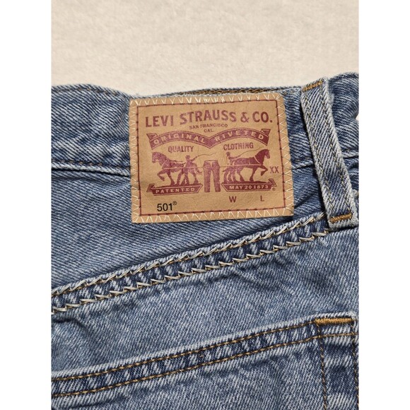 Levis 501 Shorts Womens Size 26 Waist Blue Denim Distressed  Button Fly Cotton - Picture 3 of 11